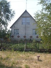 Продается двухэтажный,  кирпичный дом